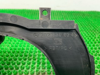 Накладка жабо центральная, ориг. номер 2028300213, MERCEDES-BENZ C-Class 1997-2001