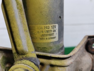 Трапеция стеклоочистителей с моторчиком, ориг. номер 96FB17B571DA, 96FG17504AB, Ford Fiesta 1999-2002