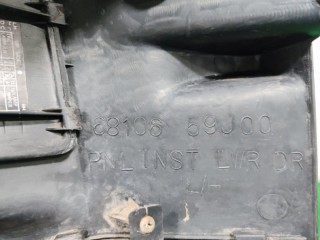 Накладка торпедо подрулевая, ориг. номер 6810659J00, Nissan Primera 1990-1997