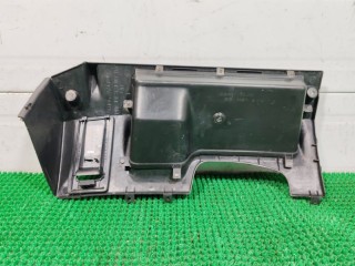 Накладка торпедо подрулевая, ориг. номер 6810659J00, Nissan Primera 1990-1997