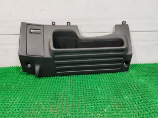 Накладка торпедо подрулевая, ориг. номер 6810659J00, Nissan Primera 1990-1997