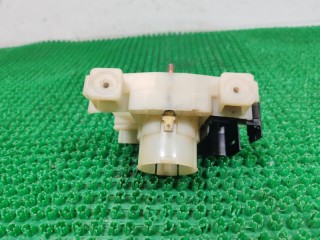 кронштейн подрулевых переключателей, ориг. номер 2556070J00, Nissan Primera 1990-1997