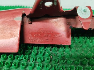 крепление крыла, ориг. номер 8200268139, Renault megane 2002-2006