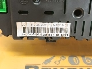 Панель приборов, ориг. номер 6Y0920881M, Skoda Fabia 6Y3 1999-2004