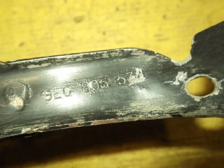 Упорный кронштейн капота правый, ориг. номер 8E0805538, Audi A4 B6 8E2 2000-2006