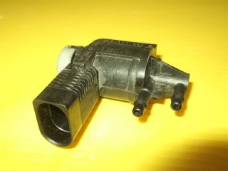 Клапан системы egr, ориг. номер 1K0906283A, Volkswagen Passat B6 3C2 2005-2010