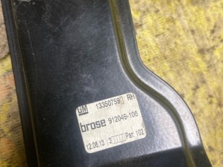 Стеклоподъемник передний правый, ориг. номер 1330759, Opel Astra J 2012-2018