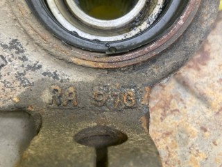 Поворотный кулак передний правый, ориг. номер RA976, Kia Sephia 1997-2001