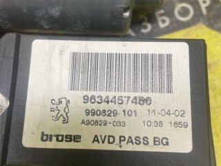 Мотор стеклоподъемника передний правый, ориг. номер 9634457480, Peugeot 307 3A/C 2001-2005
