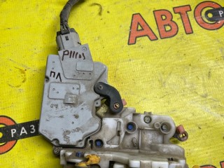 Замок двери передний левый, ориг. номер 1356753246674, Nissan Primera W11 1999-2002