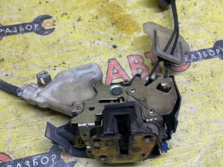 Замок двери передний правый, ориг. номер 80552AA200, Nissan Altima L31 2001-2004