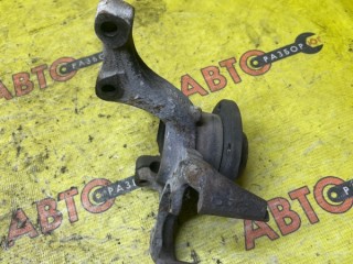 Поворотный кулак передний левый Volkswagen Golf Mk3 1991-2000