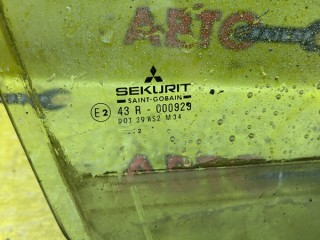 Стекло переднее правое, ориг. номер 146742357633, Mitsubishi Carisma DA1A 1995-1999