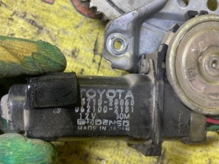 Стеклоподъемник передний правый, ориг. номер 8571020060, Toyota Estima 1990-1998