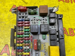 Блок предохранителей, ориг. номер 09152787, Opel Vectra B 1995-2000