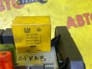 Блок предохранителей, ориг. номер 09152787, Opel Vectra B 1995-2000