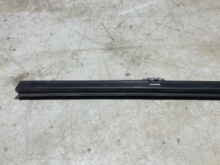 Уплотнитель стекла двери задний, ориг. номер 51357258297, BMW 3-Series F30 2015-2020