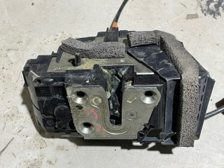 Замок двери правый, ориг. номер 82500BA60A, Nissan Juke F15