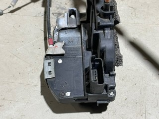 Замок двери правый, ориг. номер 82500BA60A, Nissan Juke F15