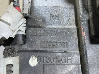 Замок двери правый, ориг. номер 82500BA60A, Nissan Juke F15