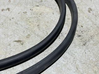 Уплотнитель капота, ориг. номер 554001361AA, jaecoo j7 2023-2026