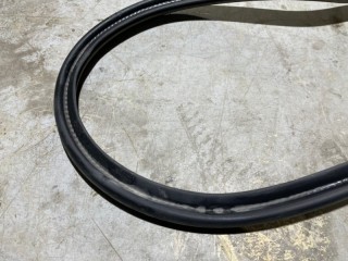 Уплотнитель капота, ориг. номер 6RO823723C, Volkswagen Polo 5 2009-2014