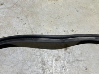 Уплотнитель капота, ориг. номер 6RO823723C, Volkswagen Polo 5 2009-2014