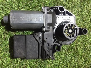 Мотор стеклоподъемника задний левый, ориг. номер 5K0959703D, Volkswagen Golf R line MK6 VI 6