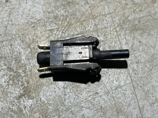 Датчик закрывания двери, ориг. номер A0015458714, Mercedes-Benz 190 w201