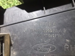 Кронштейн замка двери передний правый, ориг. номер BM51A219A64AG, Ford Focus 3 2011-2015