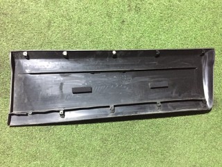 Накладка двери передняя левая, ориг. номер 5727A035, Mitsubishi Pajero 4