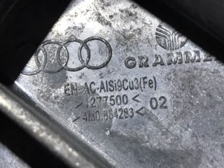 Кронштейн крепления подлокотника, ориг. номер 4M0864283, Audi Q7 II 4M 2015-2019