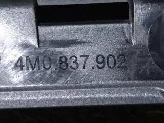 Накладка стойки двери передняя правая, ориг. номер 4M0837902, Audi Q7 II 4M 2015-2019