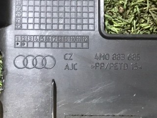 Накладка рельс сиденья. левая, ориг. номер 4M0883685, Audi Q7 II 4M 2015-2019