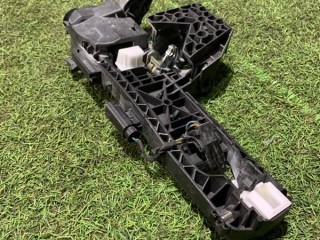 Кронштейн ручки двери передний левый, ориг. номер A2047602634, Mercedes-Benz S-Class w222 w166
