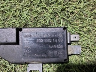 Усилитель антенны, ориг. номер A2028201989, Mercedes-Benz C200 w202