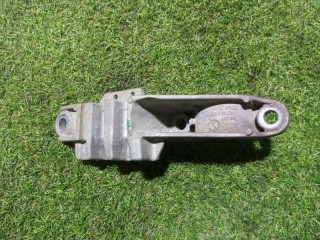 Скоба стабилизатора передняя правая, ориг. номер 31356884012, BMW M5 CS F90
