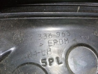 Уплотнитель стекла двери передний левый, ориг. номер 51337336963, BMW M5 CS F90
