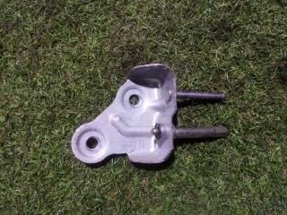 Кронштейн траверсы правый, ориг. номер 1T1857022A, Volkswagen Caddy Maxi Фургон 2010-2015