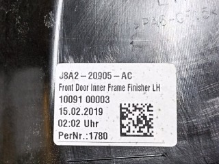 Накладка рамки двери передняя левая, ориг. номер LR112103, Land Rover Velar L560 2017-2023