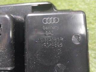 Беспроводное зарядное устройство для телефона., ориг. номер 4M8864981A4PK, Audi Q7 4M 2019-2024