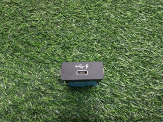 Разъем мультимедиа USB, ориг. номер 84108711939, BMW X5 G05 2018-2023
