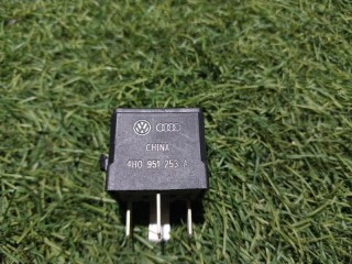 Реле компрессора пневмоподвески, ориг. номер 4H0951253A, Volkswagen Passat B7 2011-2015