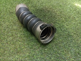 Патрубок интеркулера, ориг. номер 11618571024, BMW 5 G30 LCI G30 Lci