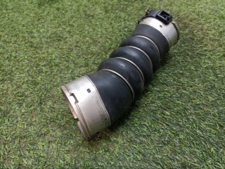 Патрубок интеркулера, ориг. номер 11618571024, BMW 5 G30 LCI G30 Lci