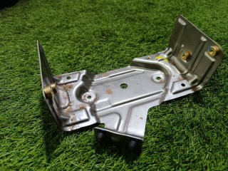 Кронштейн подлокотника, ориг. номер 51169252105, BMW X5 M 50D F15 2013-2018