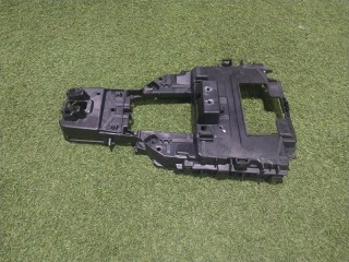 Кронштейн центральной консоли, ориг. номер 7P5864089A, Porsche Cayenne GTS 958 2010-2014