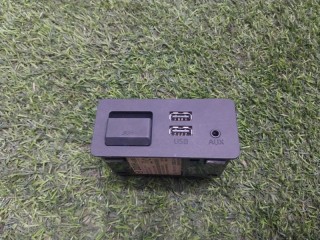 Блок usb, ориг. номер D09H669U0, Mazda CX5