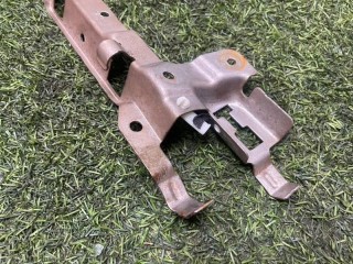 Кронштейн накладки стойки левый, ориг. номер 51437276791, BMW 3-Series F30 2015-2020