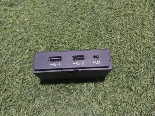 Разъем мультимедиа USB, ориг. номер 4M0035736A, Audi Q7 II 4M 2015-2019